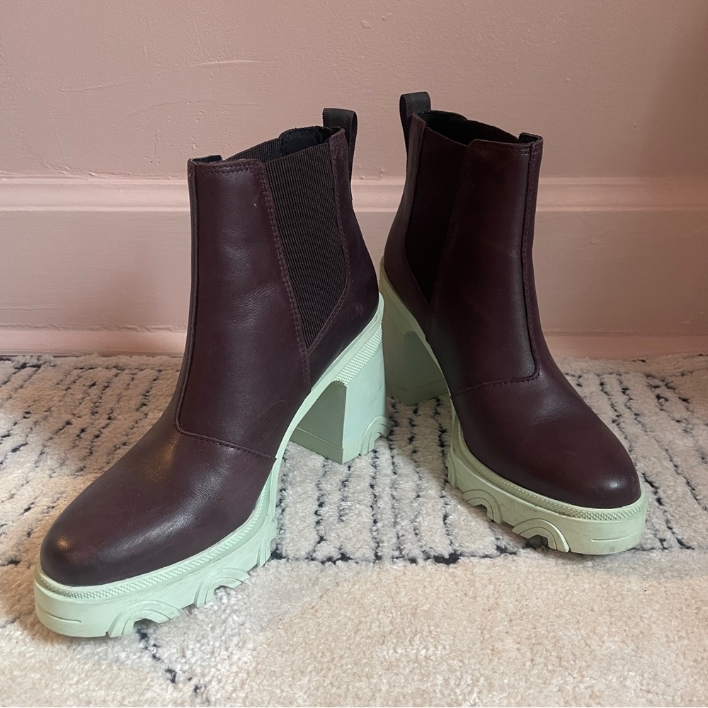 Sorel Brex Burgundy and Mint Heeled Boots